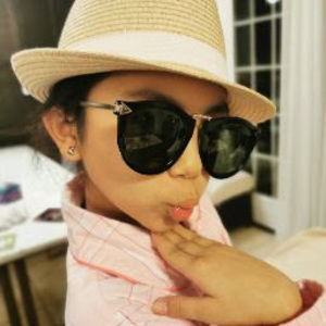 Meet your Posher, Helen